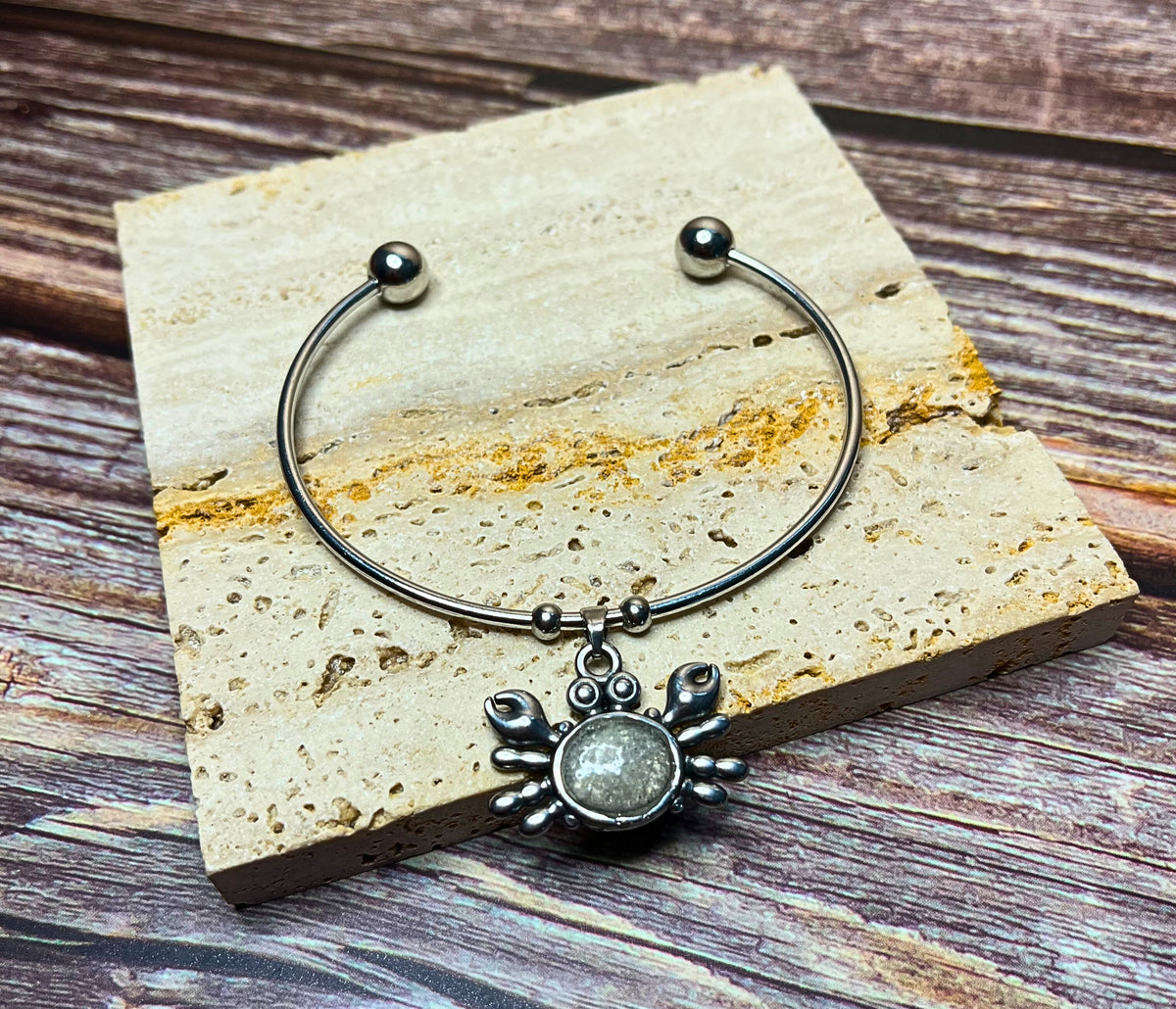 Coastal Crab – Sand Charm Bangle